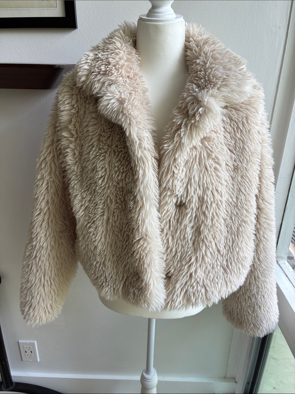 Old Navy Plush Cream Faux Fur Teddy Jacket